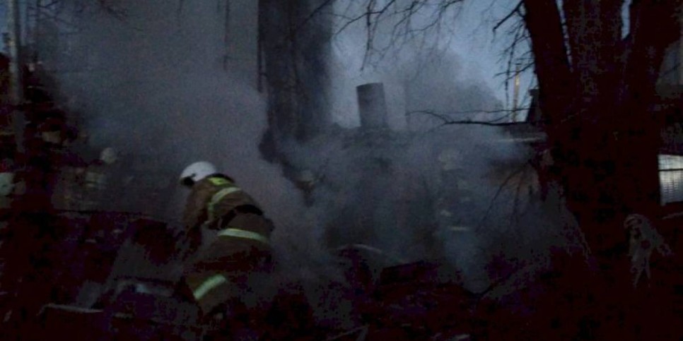 
                    Два дома и баню спасли от огня пожарные в Алмалинском районе Алматы
                