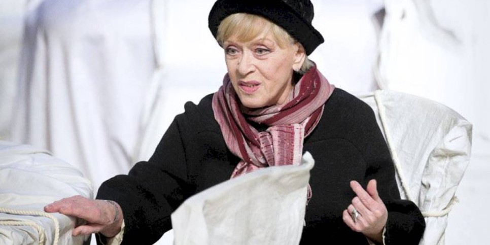 
                    Алиса Фрейндлих попала в больницу
                