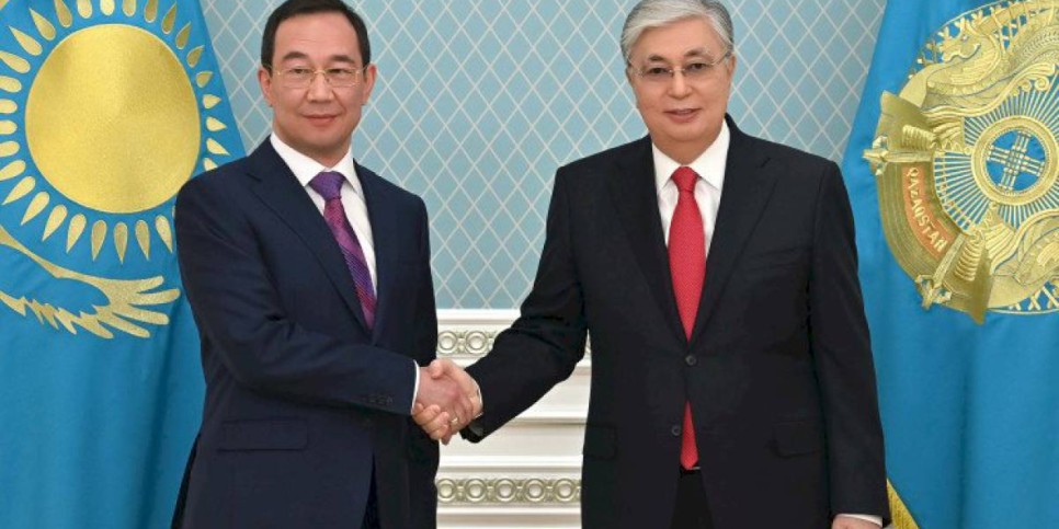 
                    Касым-Жомарт Токаев принял главу Республики Саха
                