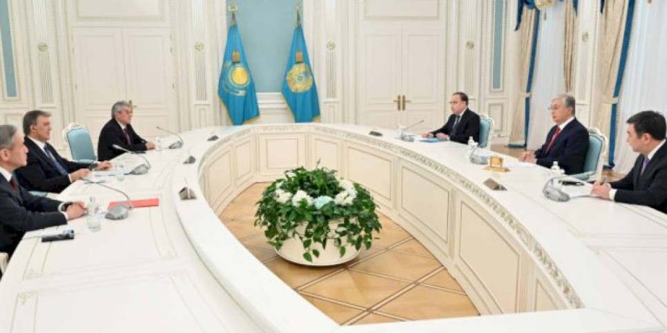 
                    Президент встретился с участниками Центрально-Азиатского медиафорума
                