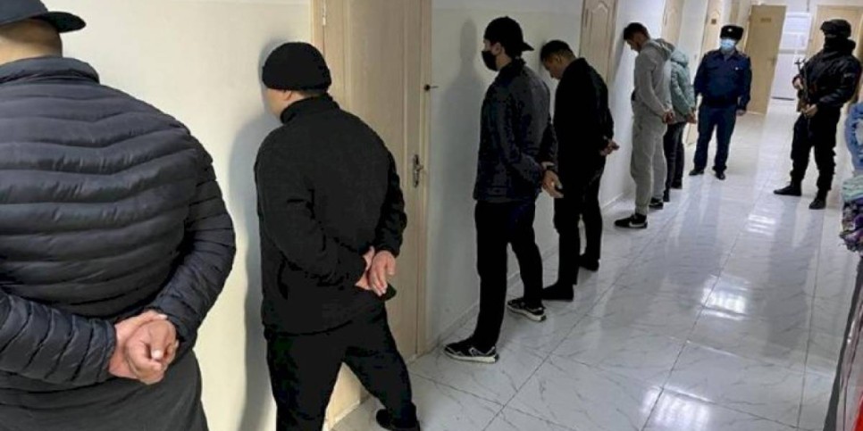 
                    За участие в перестрелке в кафе Актау задержаны шестеро подозреваемых
                
