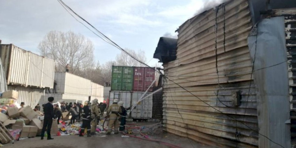 
                    Пожар на барахолке в Алматы ликвидирован
                