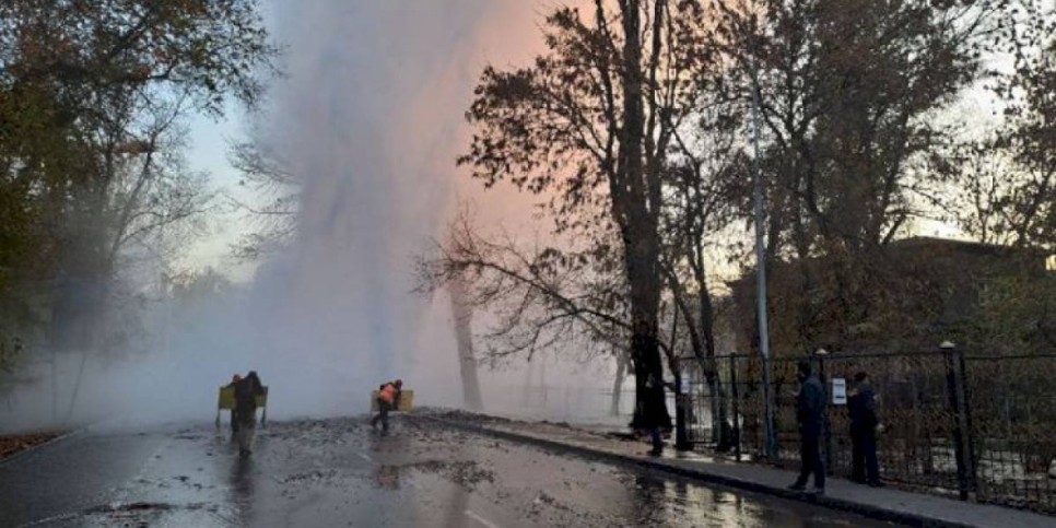 
                    Прорыв трубы произошел в Алмалинском районе Алматы
                