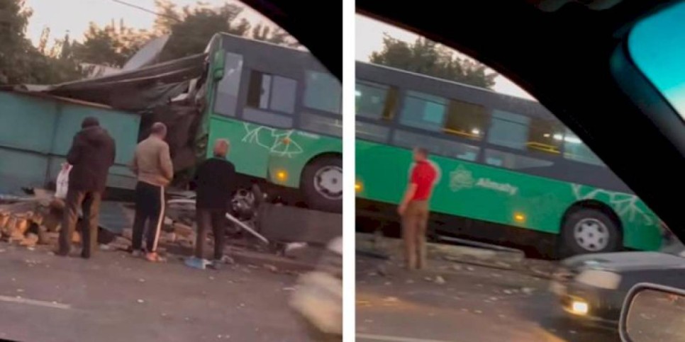 
                    В Алматы семь человек пострадали в аварии с участием пассажирского автобуса
                