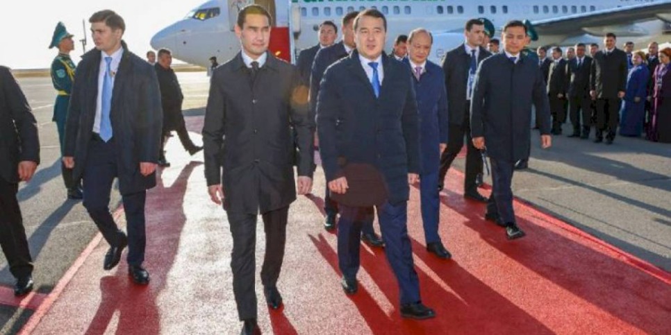 
                    Президент Туркменистана прибыл в Астану
                