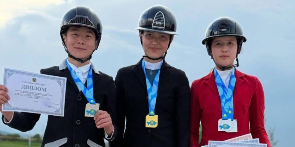 
                    Юные столичные всадники стали победителями чемпионата Казахстана по конкуру
                