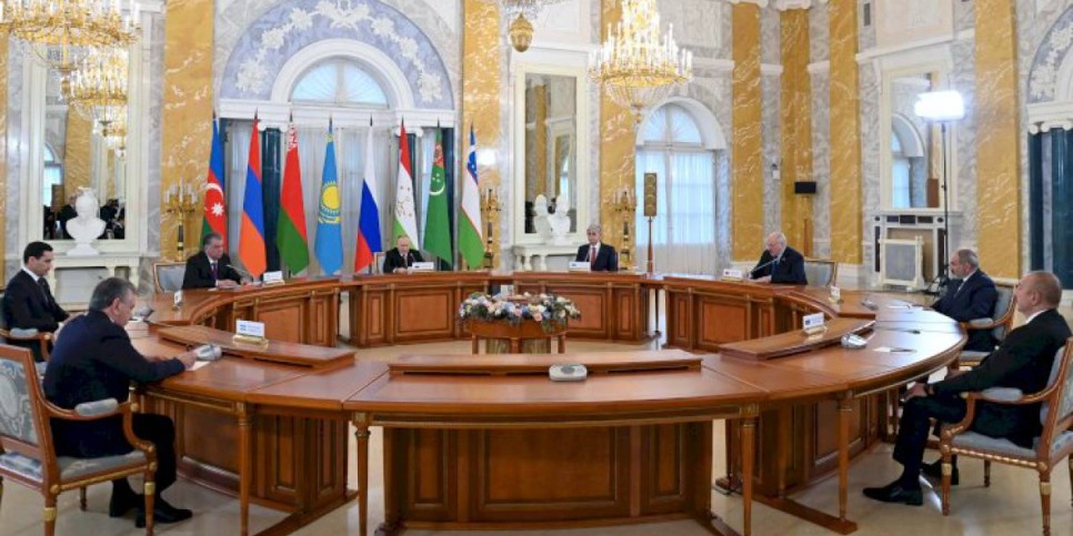 
                    Касым-Жомарт Токаев принял участие в неформальной встрече глав государств СНГ
                