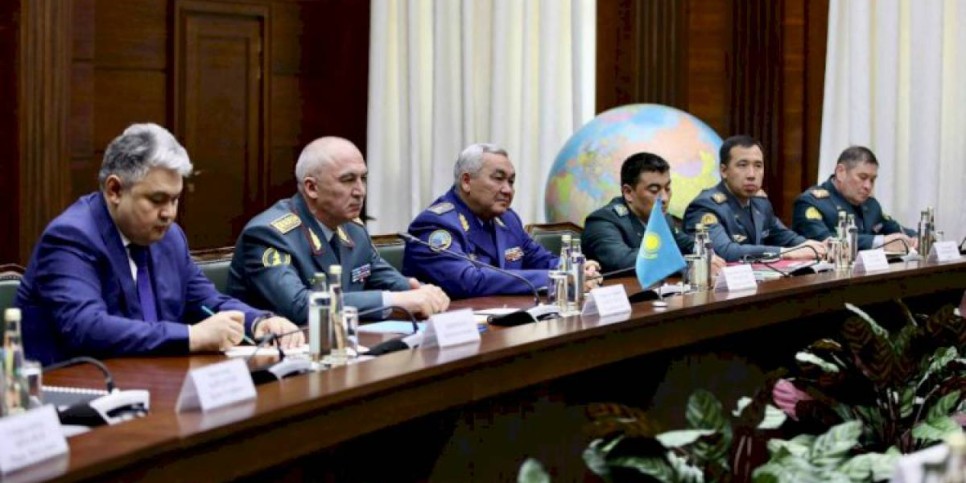 
                    Руслан Жаксылыков встретился с Сергеем Шойгу в Москве
                