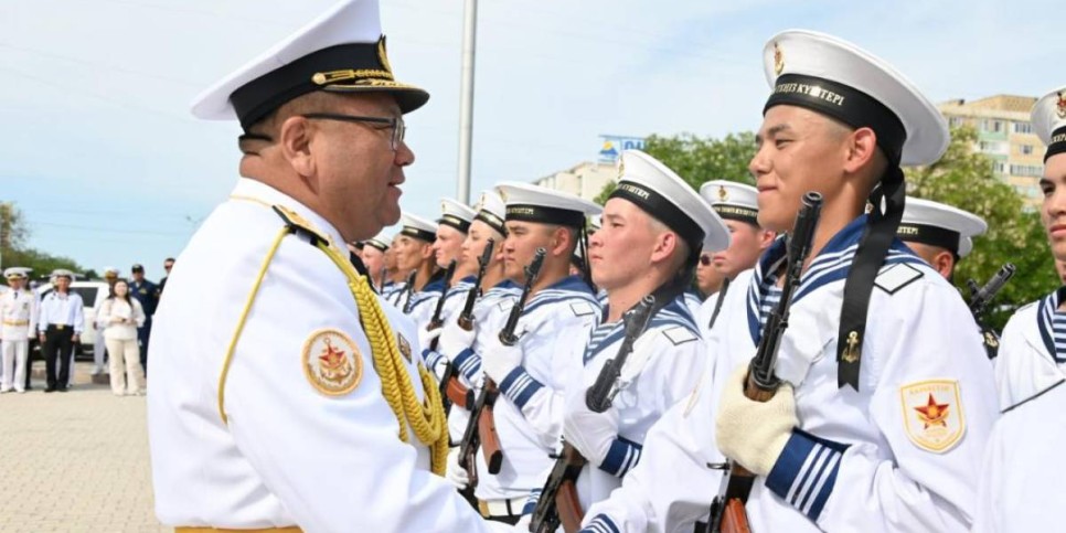 
                    В Актау молодые моряки присягнули на верность Родине
                