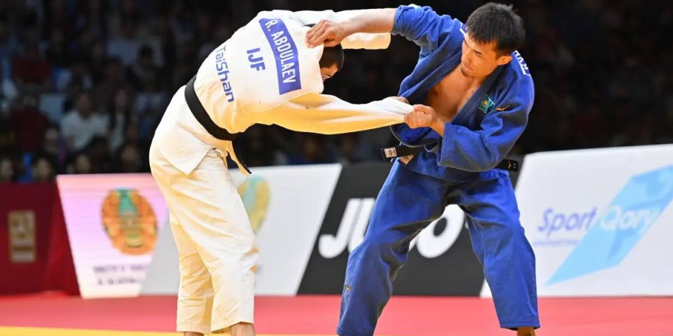 
                    Токаев посетил турнир Qazaqstan Barysy Grand Slam
                