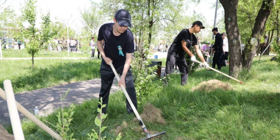 
                    50 тысяч алматинцев вышли на субботник ко Дню Победы
                