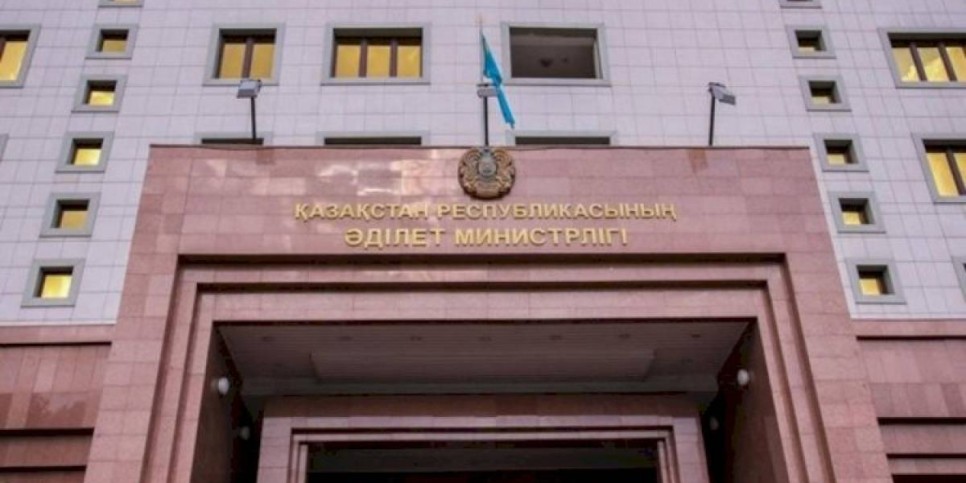 
                    Надо ли жителям вновь образованных областей Казахстана менять документы
                