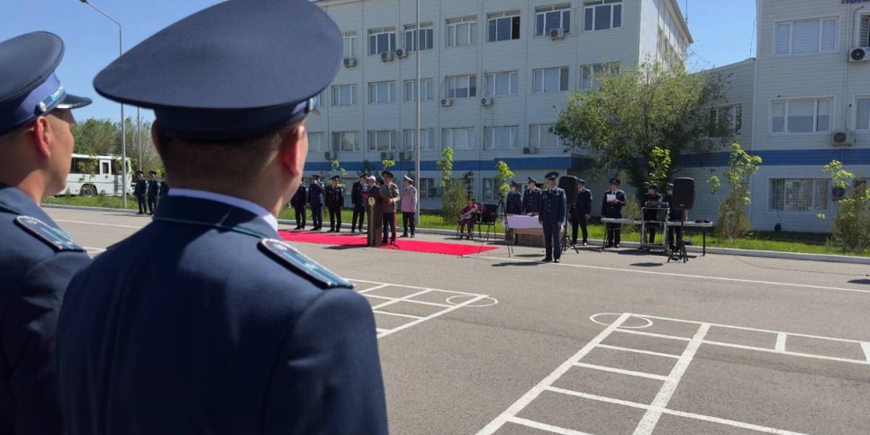 
                    Молодые сотрудники полиции принесли присягу в Алматинской области
                