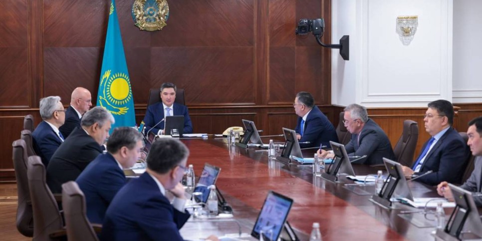 
                    Бектенов поручил расширить инвестиционные возможности в переработке сырья
                
