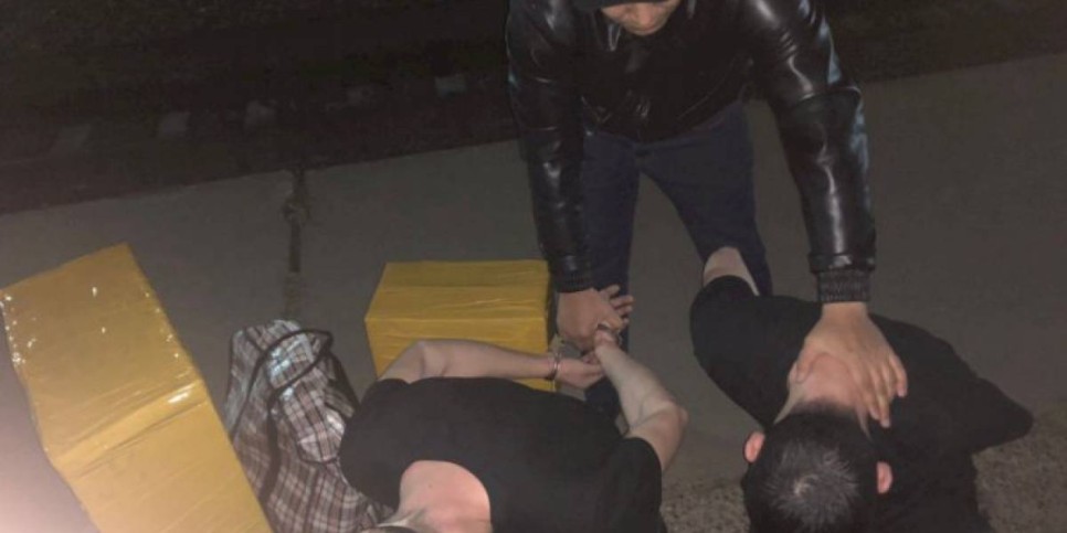 
                    В Алматы трое налетчиков ограбили склад с видеокартами
                
