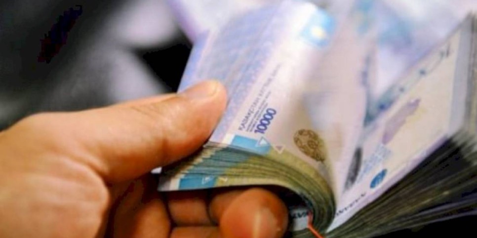
                    Работник районного суда Алматы пойман на взятке
                