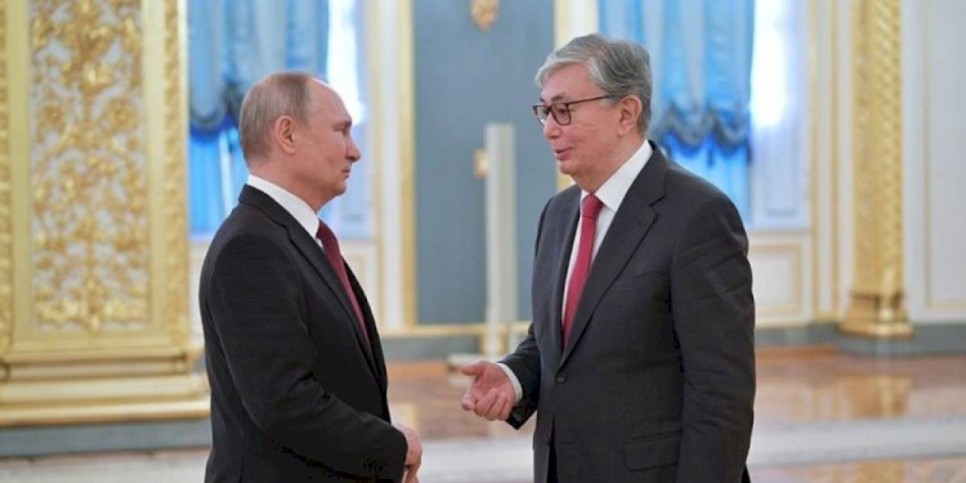 
                    Путин пригласил Токаева приехать с визитом в Россию
                