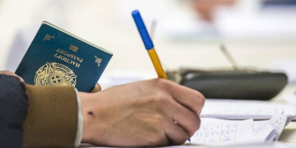 
                    Главе государства представили отчет о результатах переписи населения
                