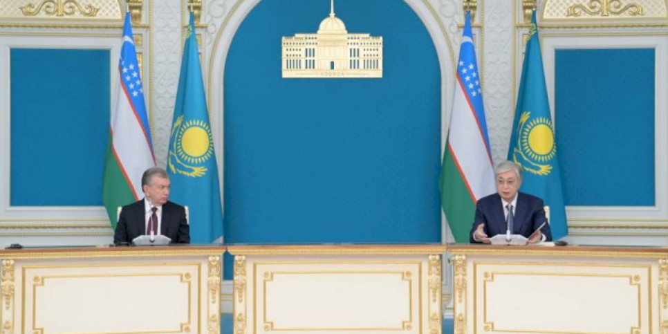 
                    Президенты Казахстана и Узбекистана провели совместный брифинг для СМИ
                