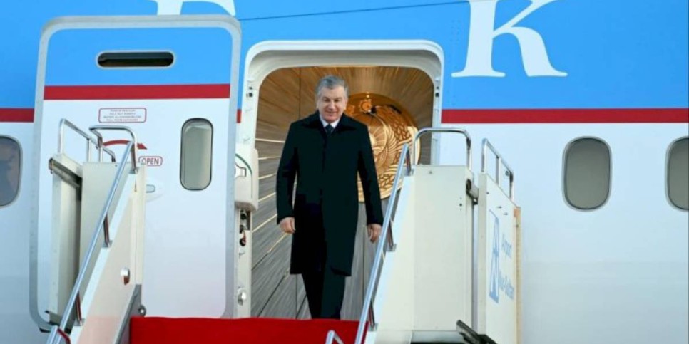 
                    Президент РК лично встретил в аэропорту Нур-Султана своего узбекского коллегу
                