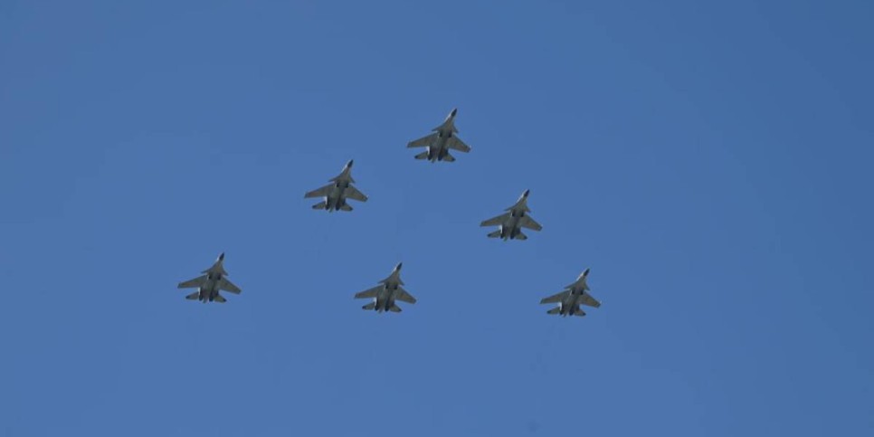 
                    80-летие Победы: тренировочные полеты военной авиации проходят в Талдыкоргане 
                