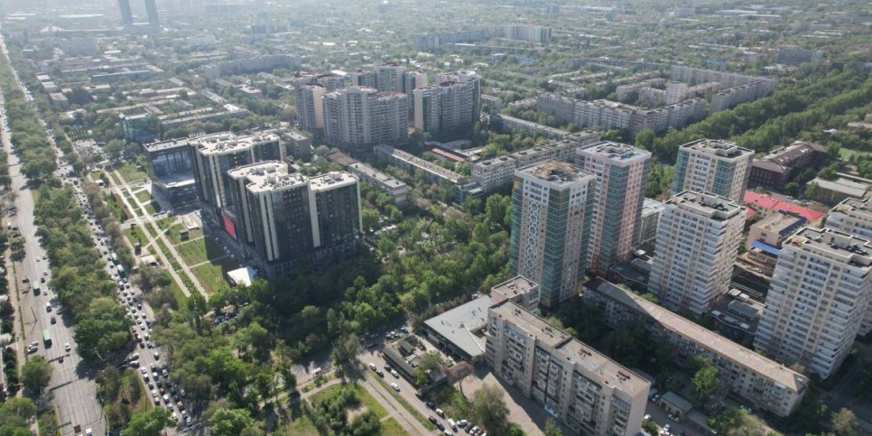 
                    Налоговые поступления в Бостандыкском районе Алматы демонстрируют существенный рост 
                