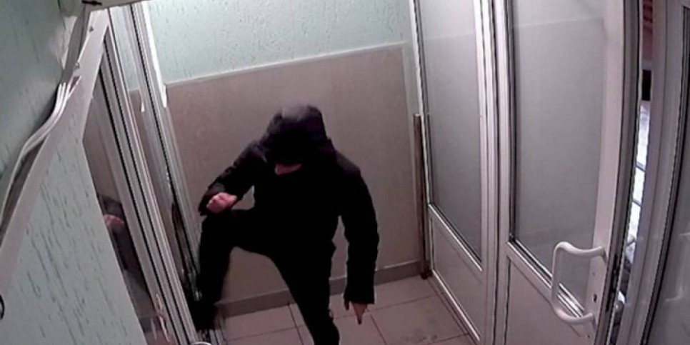
                    Пьяный мужчина обворовал офис фирмы в Алматы
                