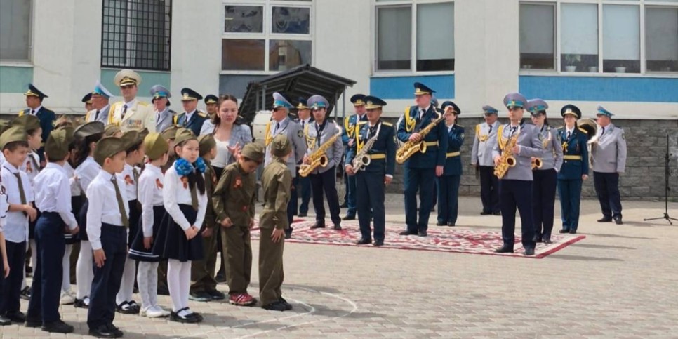 
                    Школьники Алматы провели масштабную музыкальную акцию 
                