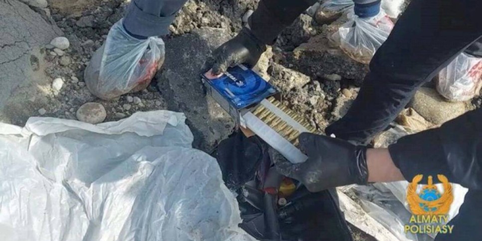 
                    Схрон с оружием и боеприпасами обнаружили в Алматы
                