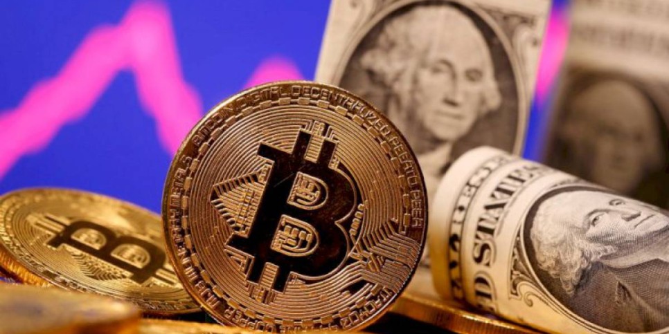 
                    Добыт юбилейный Bitcoin под номером 19 000 000
                