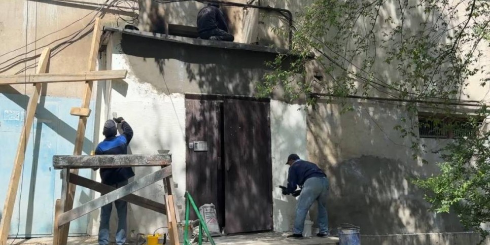 
                    80-летие Победы: в Таразе военнослужащие отремонтировали фасад дома фронтовика
                