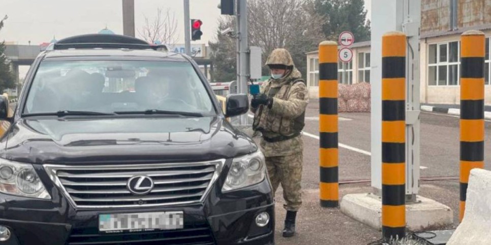 
                    Тайник с оружием обнаружен у границы Казахстана
                