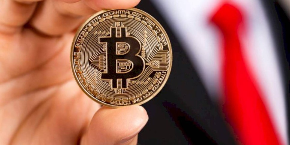 
                    Впервые с 26 июня курс биткоина упал ниже $31 000
                