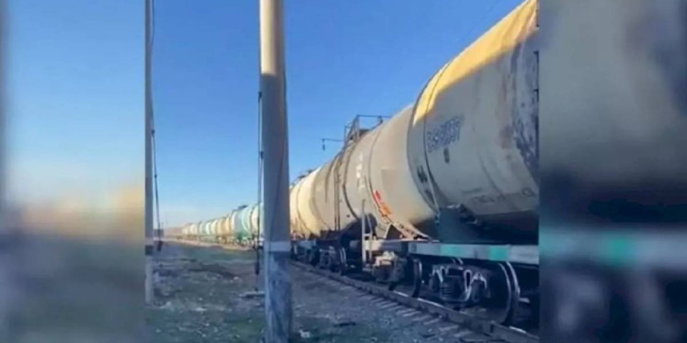 
                    На 230 миллионов тенге бензина пытались незаконно вывезти из РК в Кыргызстан
                