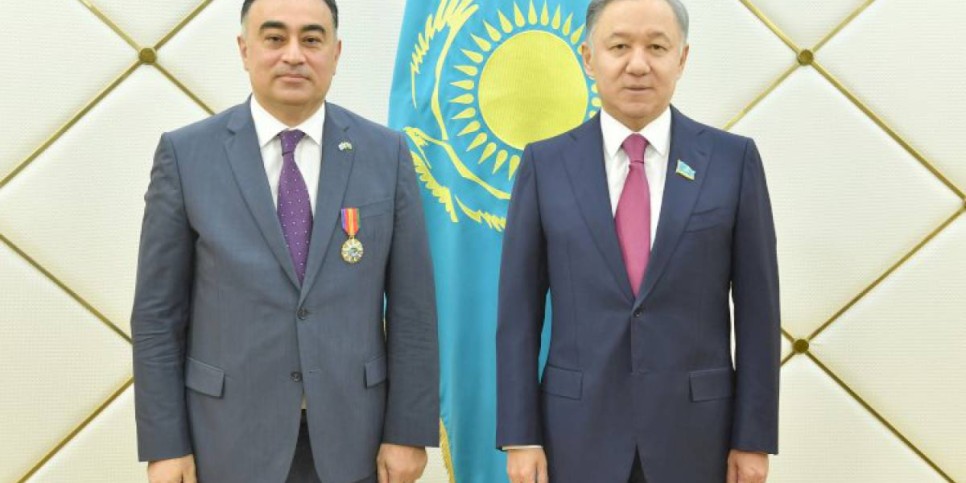 
                    Нурлан Нигматулин принял  главу дипмиссии Азербайджана Рашада Маммадова  
                