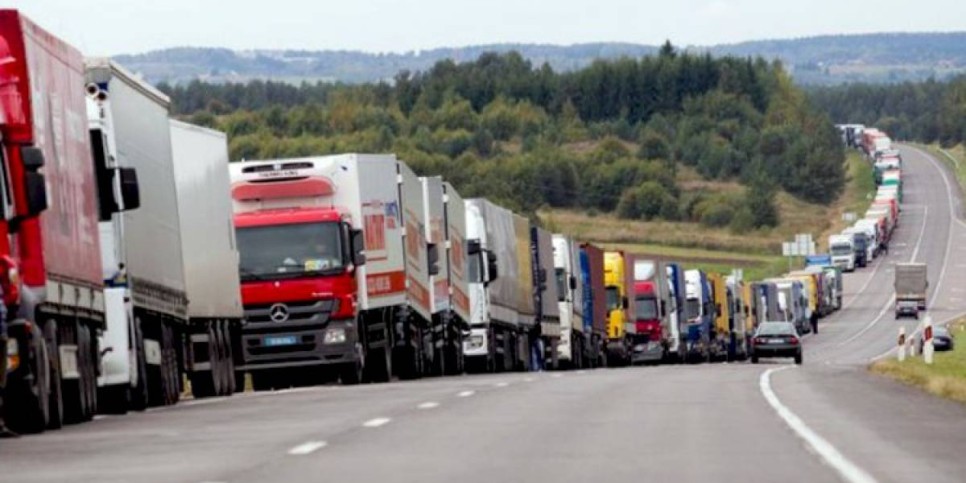 
                    Увеличилось количество скопившегося на погранпереходах Казахстана автотранспорта
                