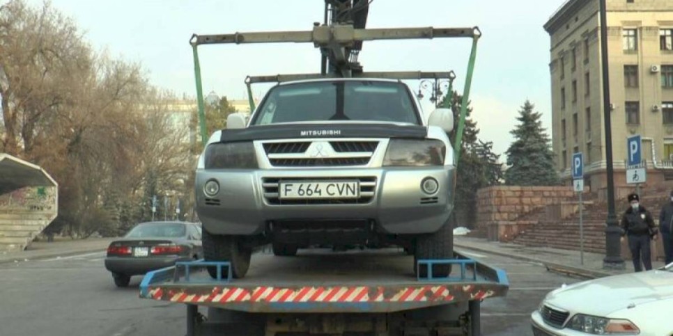 
                    Оригинальный лайфхак использовал алматинец, чтобы не платить за парковку
                