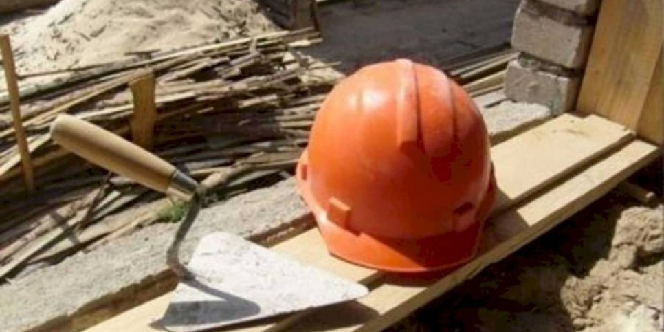 
                    Рабочий погиб на стройке в Алматы
                