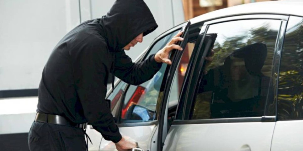 
                    20 миллионов тенге украли из авто в Алматы
                