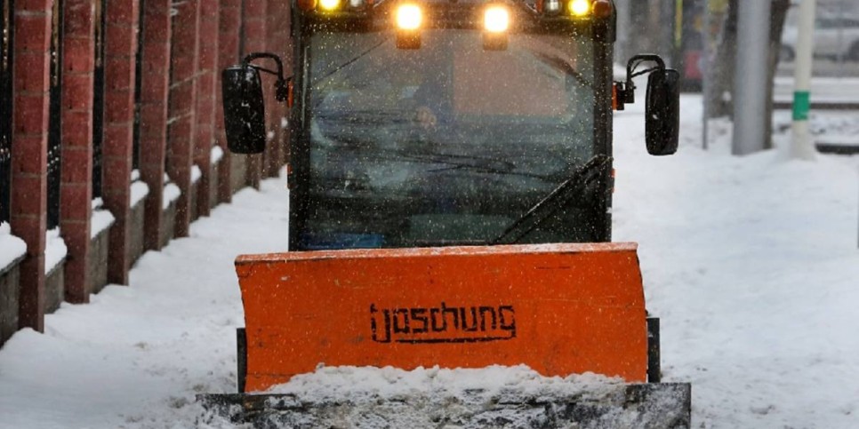 
                    Снегопад в Алматы: городские службы оперативно чистят улицы
                