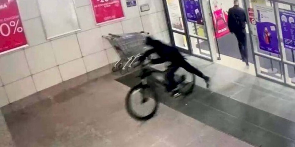 
                    Серийный веловор из Павлодара попал на видео в Алматы
                