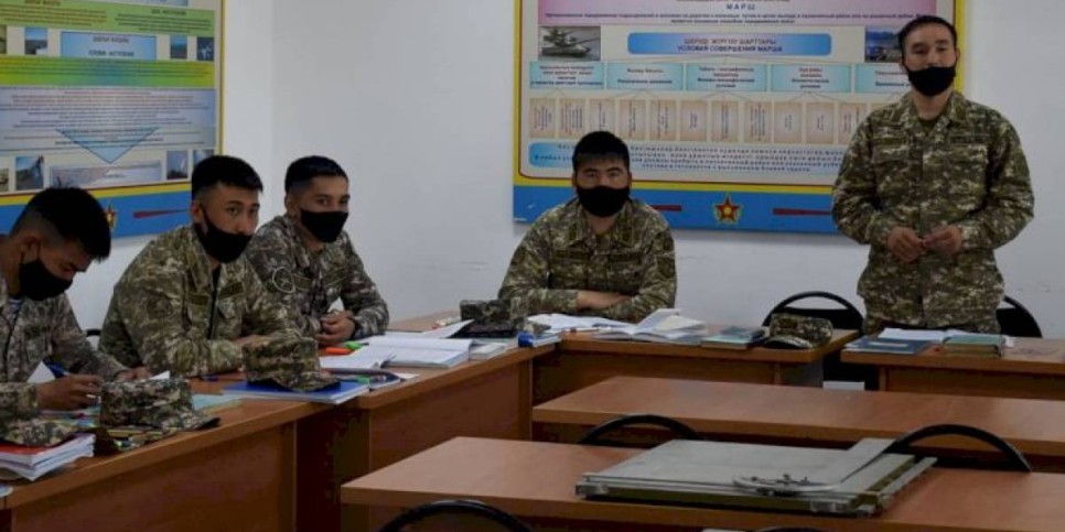 
                    Азам военной тактики обучают командиров рот и батарей в Алматы
                