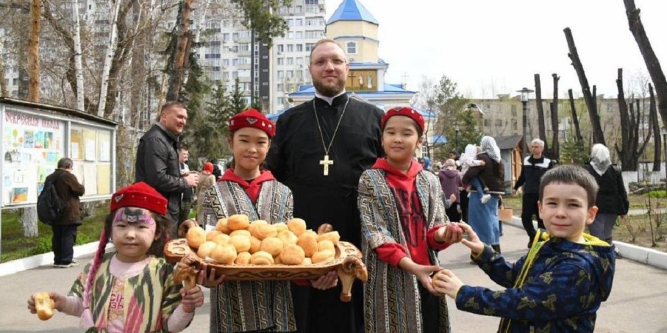 
                    Пасхальные яйца и бауырсаки: в Астане укрепляют межэтническое согласие
                