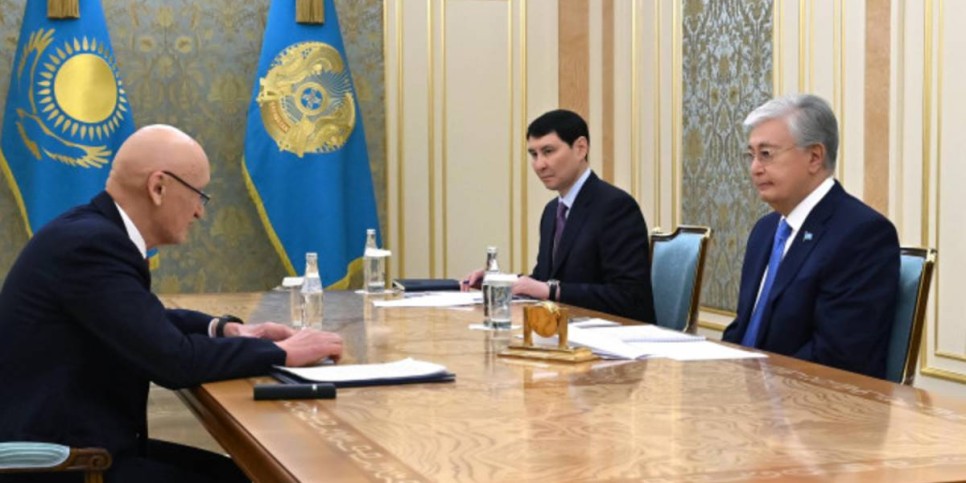 
                    Президента проинформировали о работе фонда «Қазақстан халқына» 
                