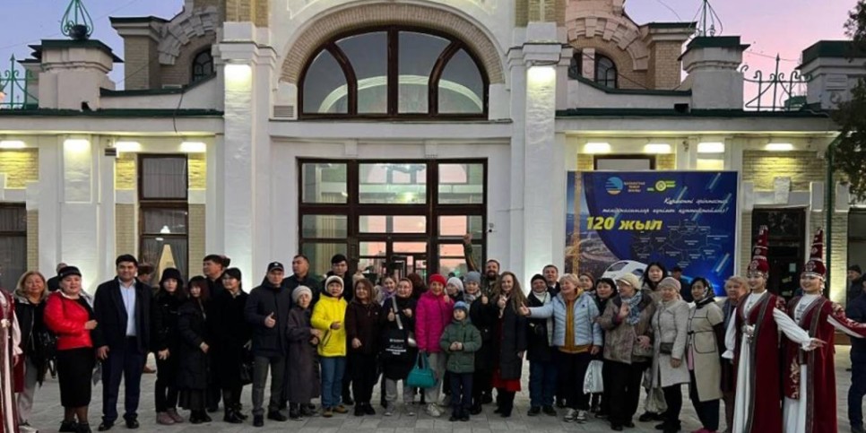 
                    Туристический поезд Jibek Joly прибыл в Туркестан
                