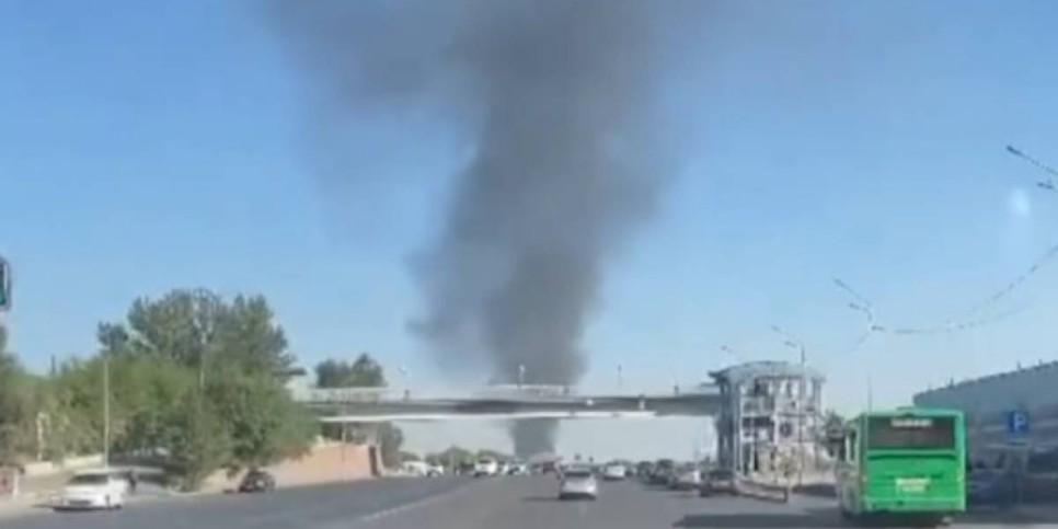 
                    В Алматы в районе рынка «Ак булак» произошел пожар
                