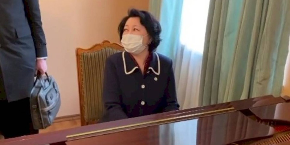 
                    Министр культуры Казахстана сыграла на фортепиано
                