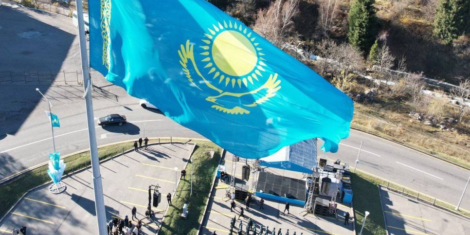 
                    В честь Дня Республики в Алматы состоялась церемония поднятия Государственного флага
                