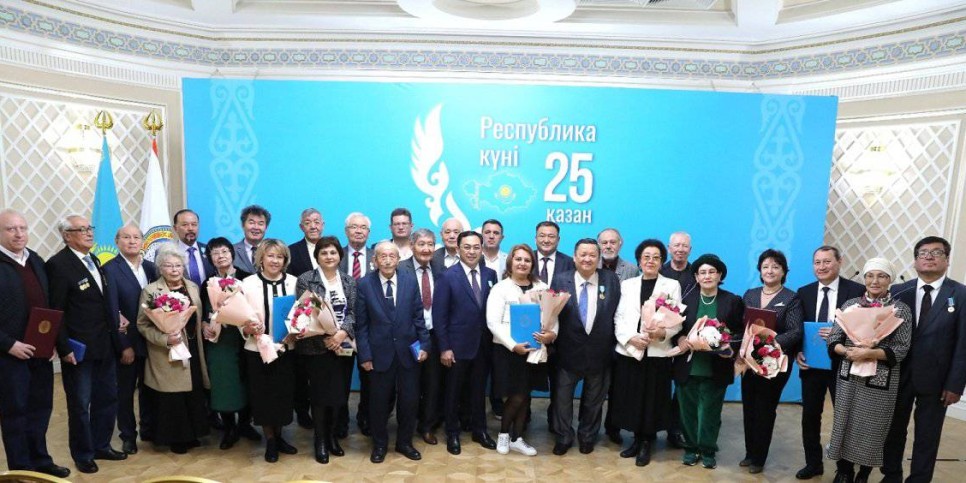 
                    Накануне Дня Республики активные алматинцы получили государственные награды
                