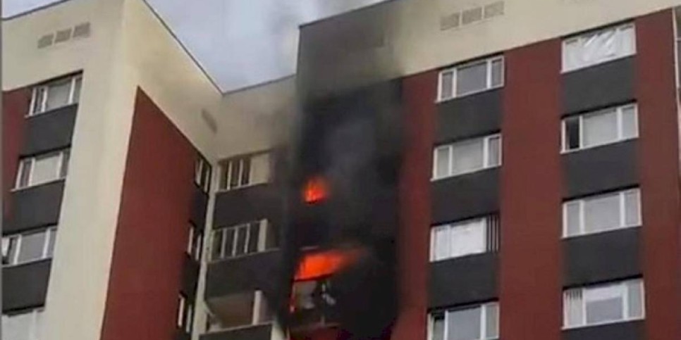 
                    В Алматы горели балконы многоэтажного жилого дома
                